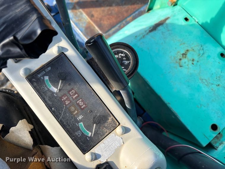 image for item EA7612 2005 IHI 55N2 mini excavator