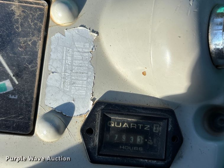 image for item EA7612 2005 IHI 55N2 mini excavator