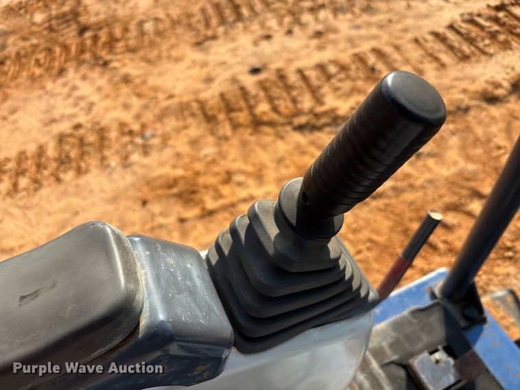 image for item EA7612 2005 IHI 55N2 mini excavator