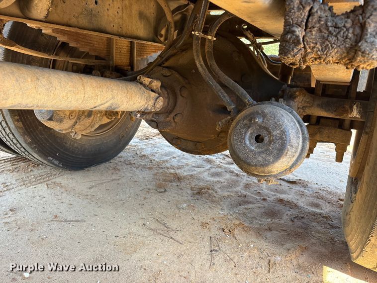 image for item EA7614 1995 International 4700 dump truck