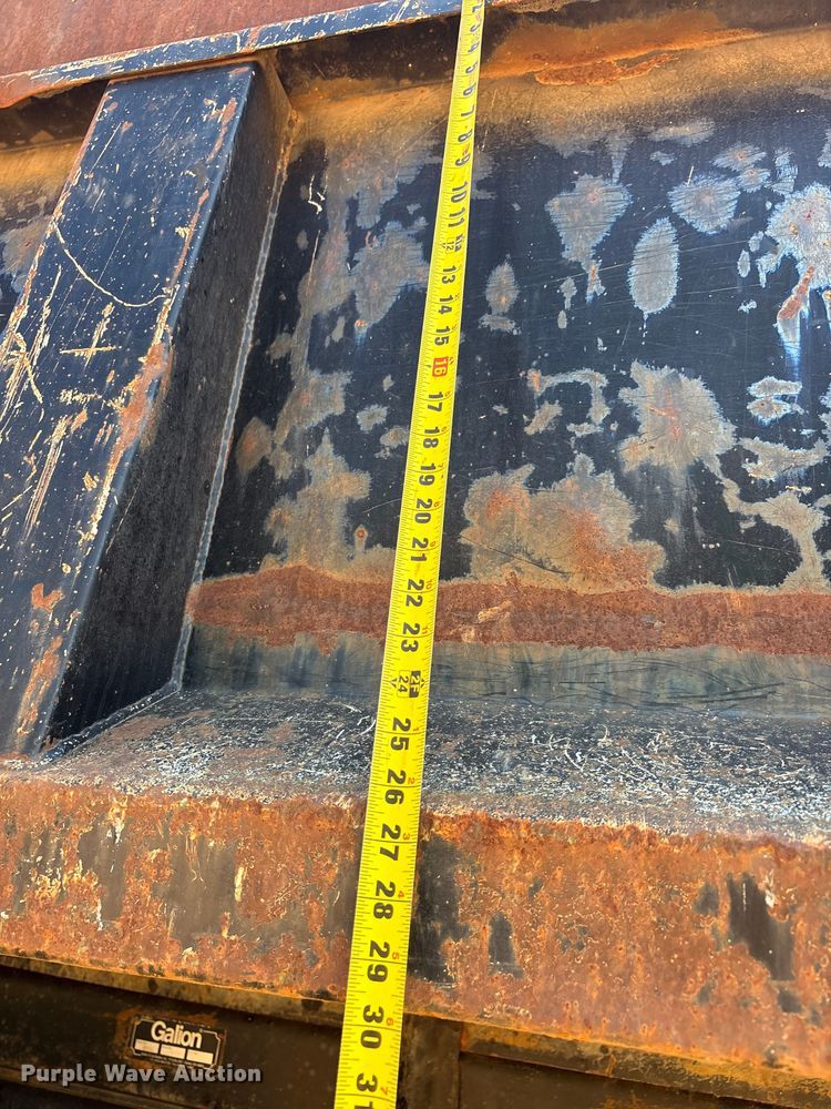 image for item EA7614 1995 International 4700 dump truck