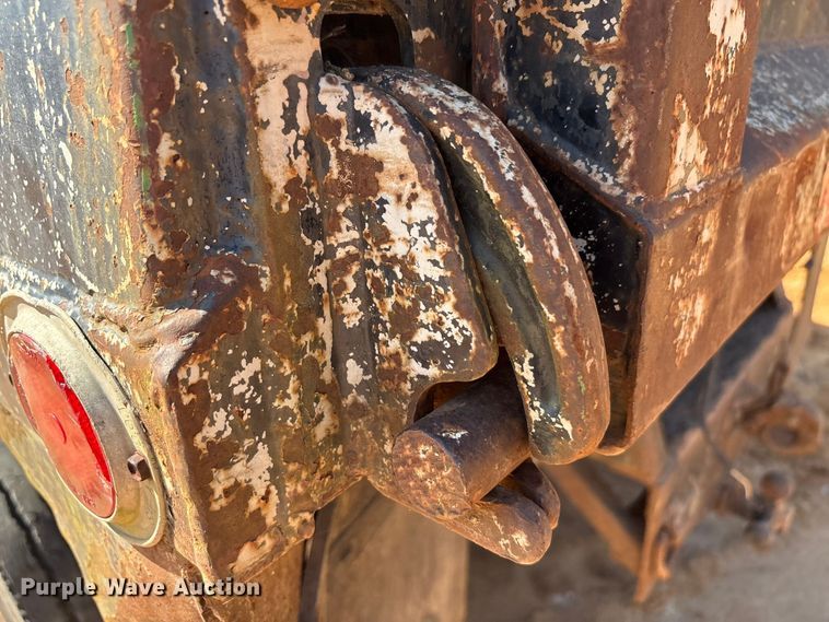 image for item EA7614 1995 International 4700 dump truck