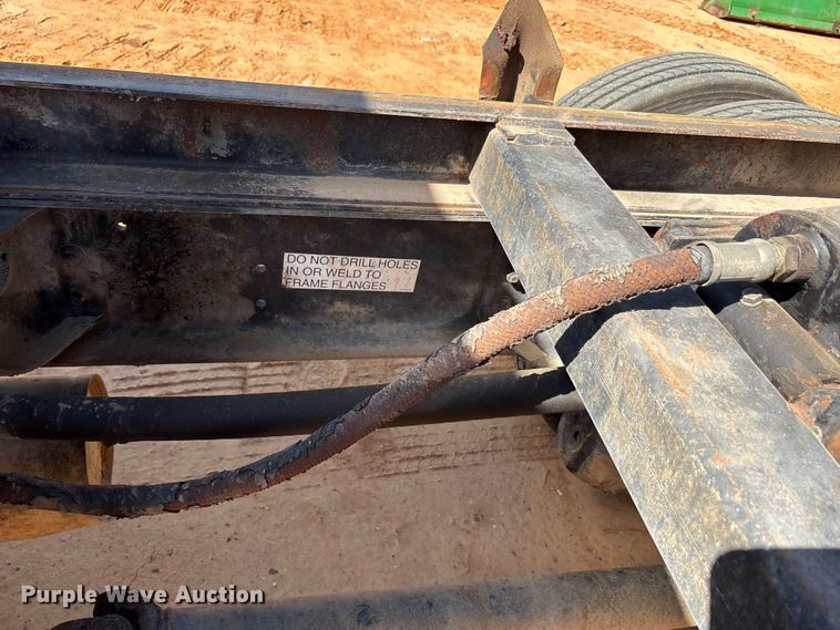 image for item EA7614 1995 International 4700 dump truck