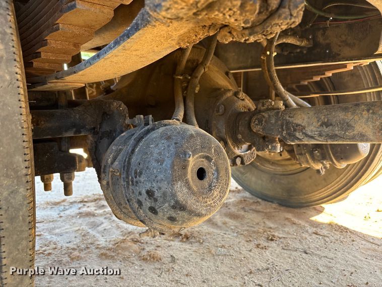 image for item EA7614 1995 International 4700 dump truck