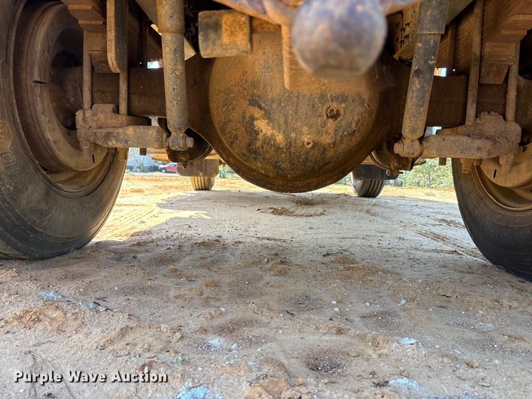 image for item EA7614 1995 International 4700 dump truck