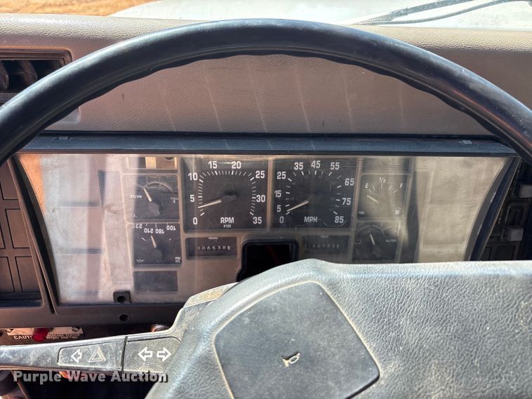 image for item EA7614 1995 International 4700 dump truck