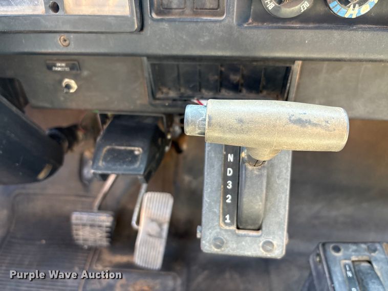 image for item EA7614 1995 International 4700 dump truck