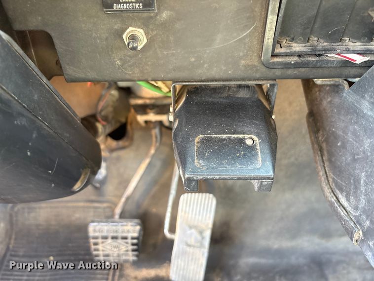 image for item EA7614 1995 International 4700 dump truck