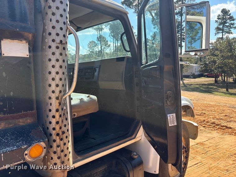 image for item EA7614 1995 International 4700 dump truck