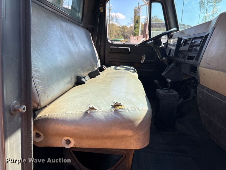 image for item EA7614 1995 International 4700 dump truck