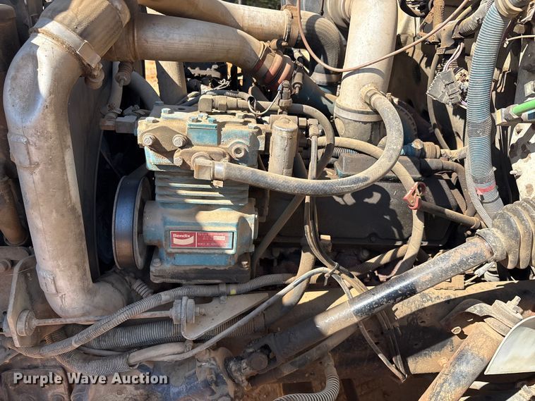 image for item EA7614 1995 International 4700 dump truck