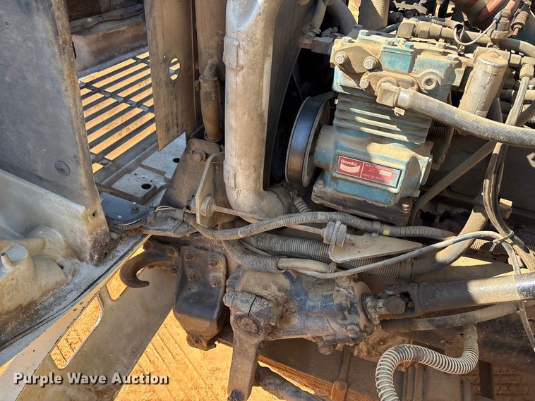 image for item EA7614 1995 International 4700 dump truck