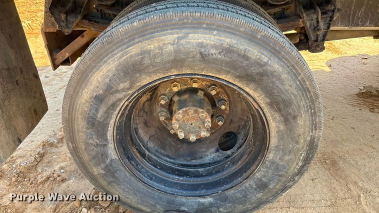 image for item EA7614 1995 International 4700 dump truck