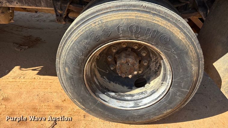 image for item EA7614 1995 International 4700 dump truck