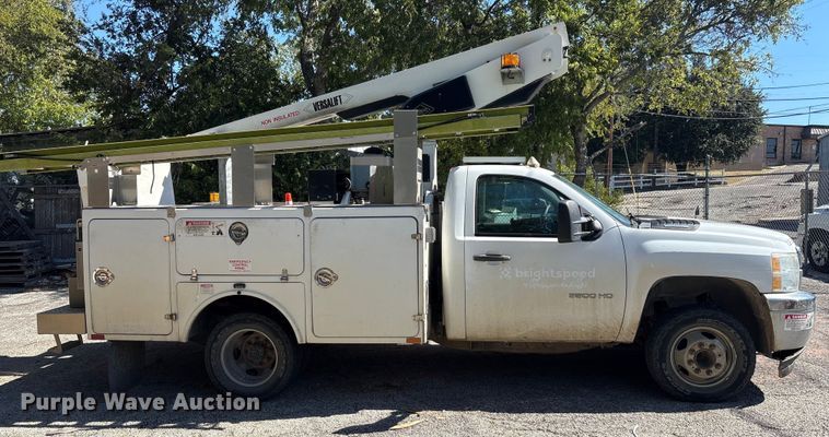 image for item EA7617 2012 Chevrolet Silverado 3500 bucket truck