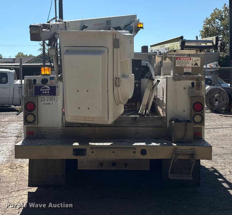 image for item EA7617 2012 Chevrolet Silverado 3500 bucket truck