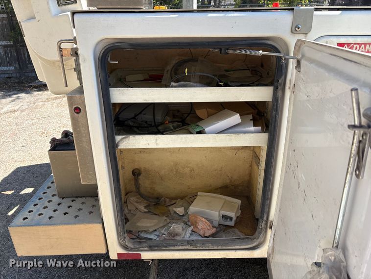 image for item EA7617 2012 Chevrolet Silverado 3500 bucket truck