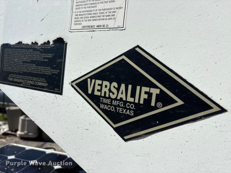 image for item EA7617 2012 Chevrolet Silverado 3500 bucket truck