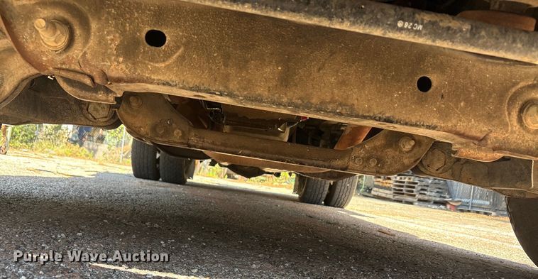 image for item EA7617 2012 Chevrolet Silverado 3500 bucket truck