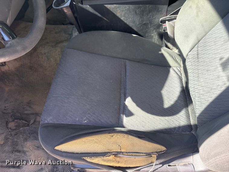 image for item EA7617 2012 Chevrolet Silverado 3500 bucket truck