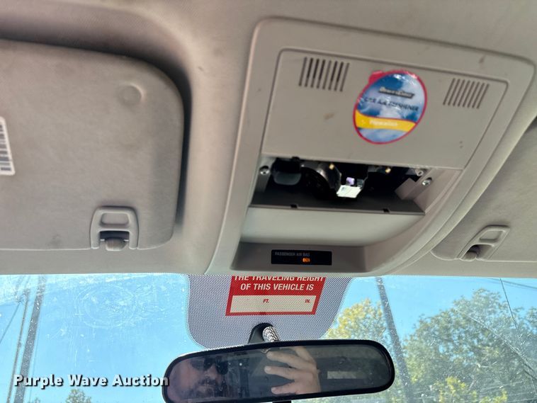 image for item EA7617 2012 Chevrolet Silverado 3500 bucket truck