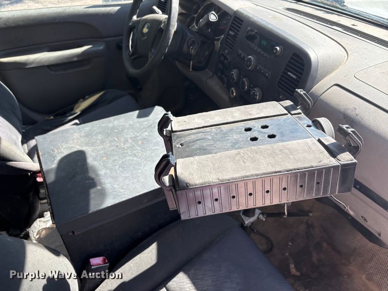 image for item EA7617 2012 Chevrolet Silverado 3500 bucket truck