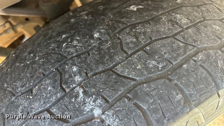 image for item EA7617 2012 Chevrolet Silverado 3500 bucket truck