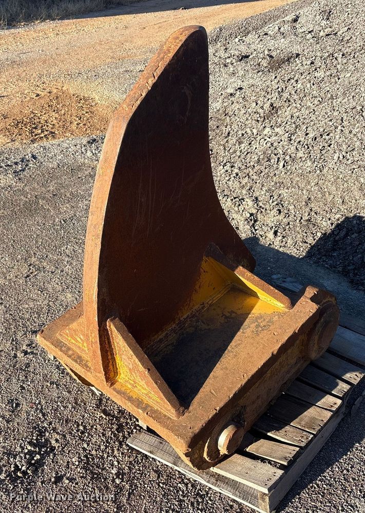 image for item EA7619 Raveling excavator ripper tooth