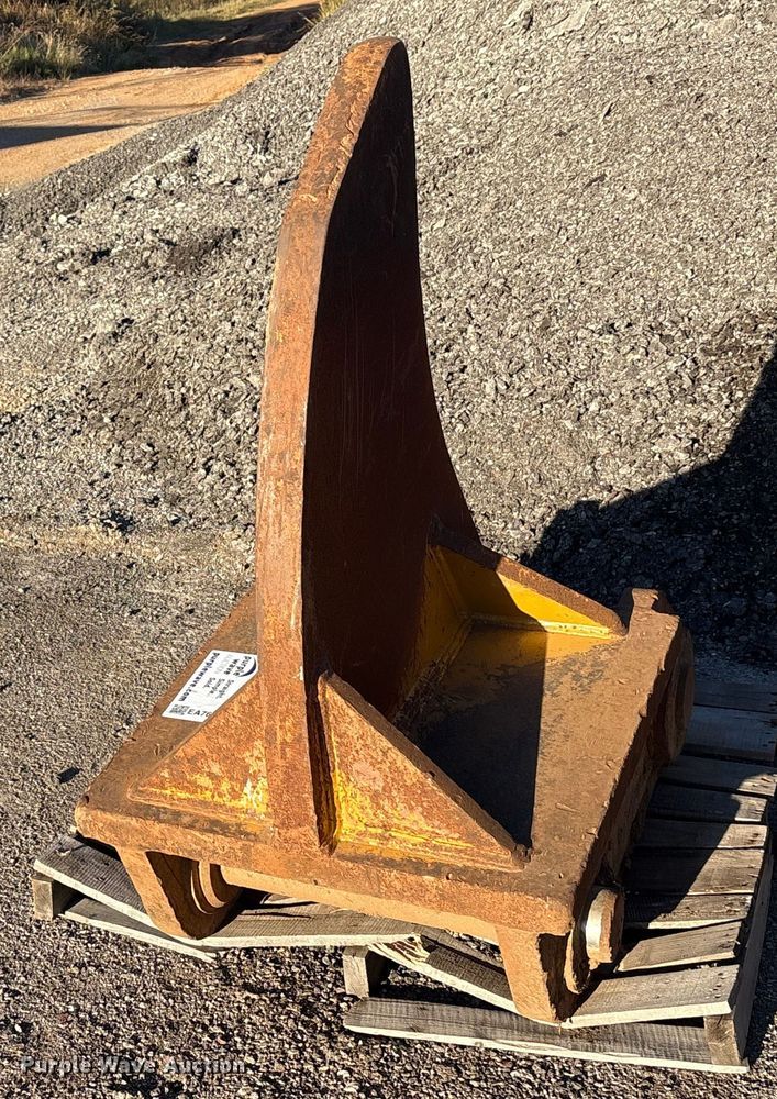 image for item EA7619 Raveling excavator ripper tooth