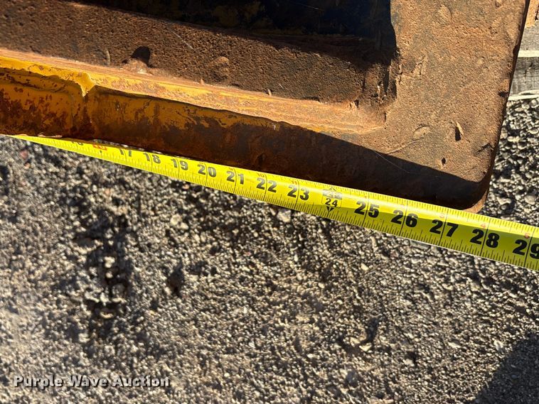 image for item EA7619 Raveling excavator ripper tooth