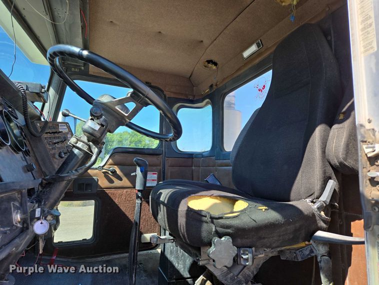 image for item EB1054 1998 Kenworth W900 ready mix truck