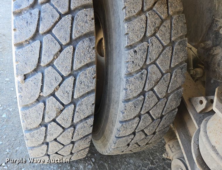 image for item EB1054 1998 Kenworth W900 ready mix truck