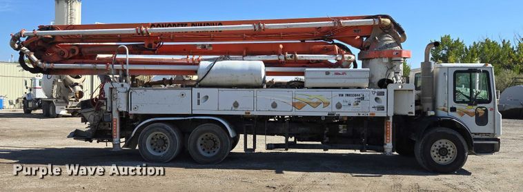image for item EB1055 2007 Mack MR concrete pump truck