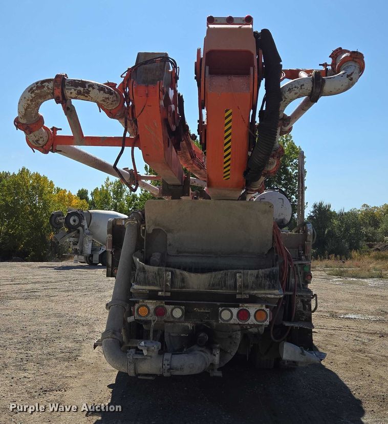 image for item EB1055 2007 Mack MR concrete pump truck