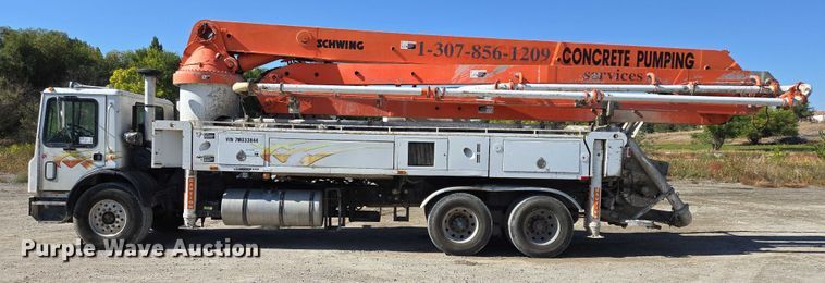 image for item EB1055 2007 Mack MR concrete pump truck