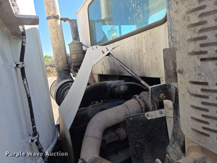 image for item EB1055 2007 Mack MR concrete pump truck