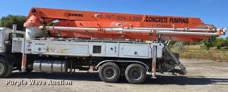 image for item EB1055 2007 Mack MR concrete pump truck