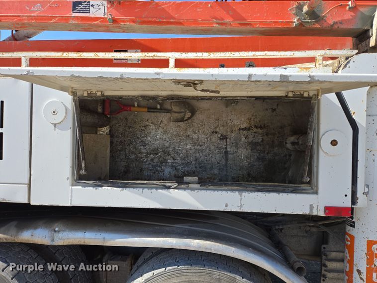 image for item EB1055 2007 Mack MR concrete pump truck