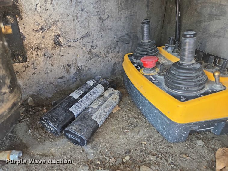 image for item EB1055 2007 Mack MR concrete pump truck