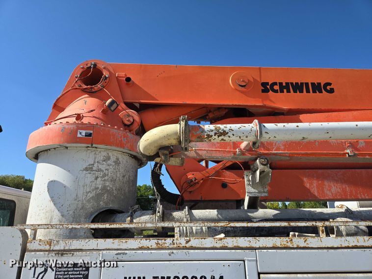 image for item EB1055 2007 Mack MR concrete pump truck