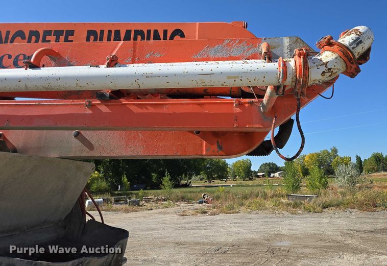 image for item EB1055 2007 Mack MR concrete pump truck