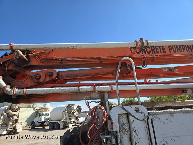 image for item EB1055 2007 Mack MR concrete pump truck