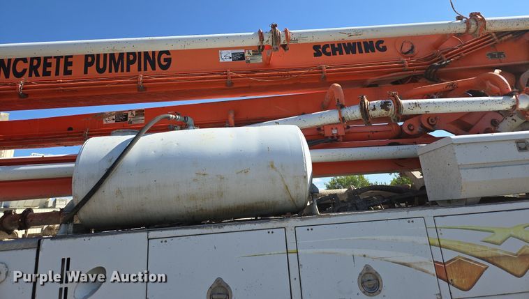 image for item EB1055 2007 Mack MR concrete pump truck