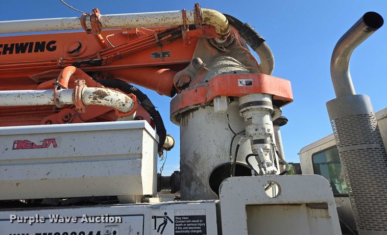 image for item EB1055 2007 Mack MR concrete pump truck