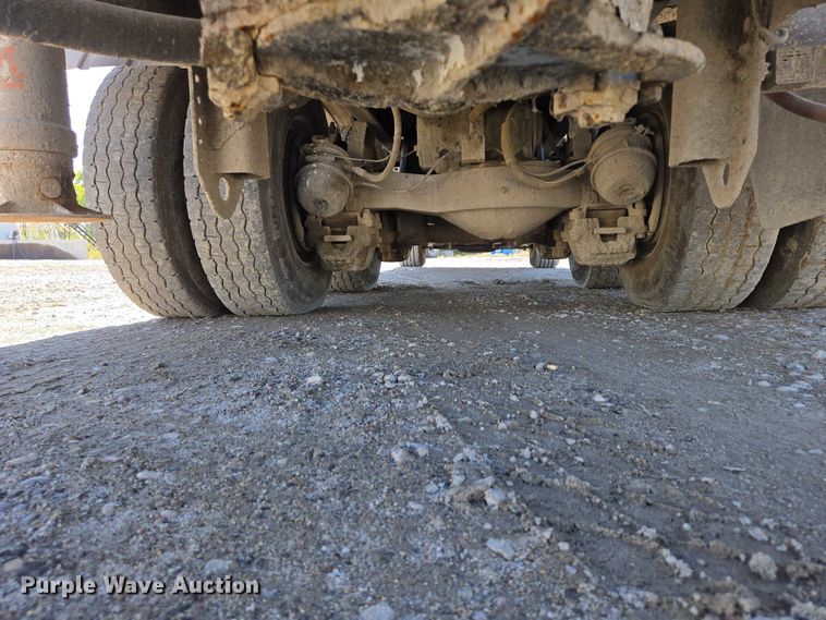 image for item EB1055 2007 Mack MR concrete pump truck