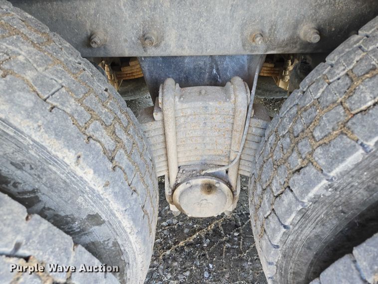 image for item EB1055 2007 Mack MR concrete pump truck