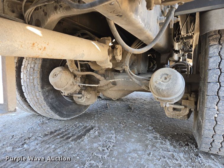 image for item EB1055 2007 Mack MR concrete pump truck