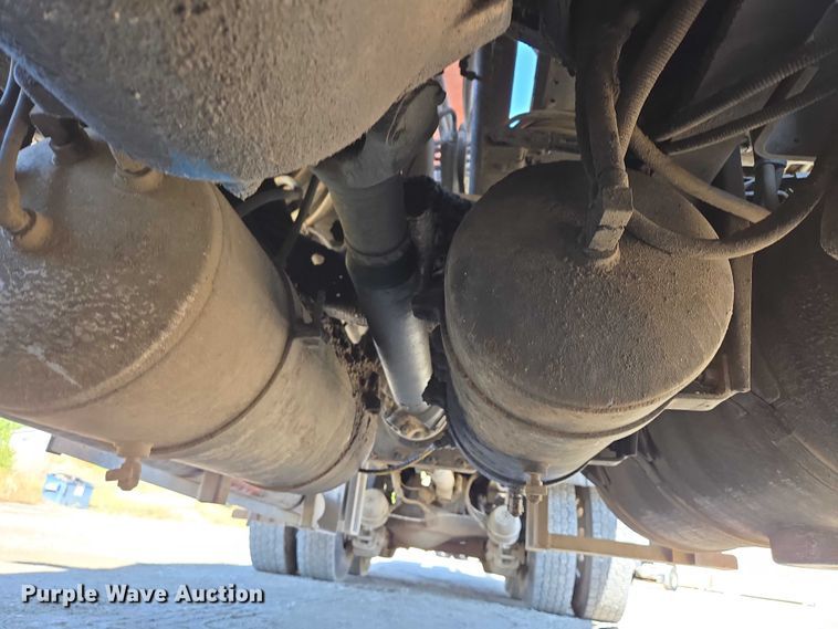 image for item EB1055 2007 Mack MR concrete pump truck