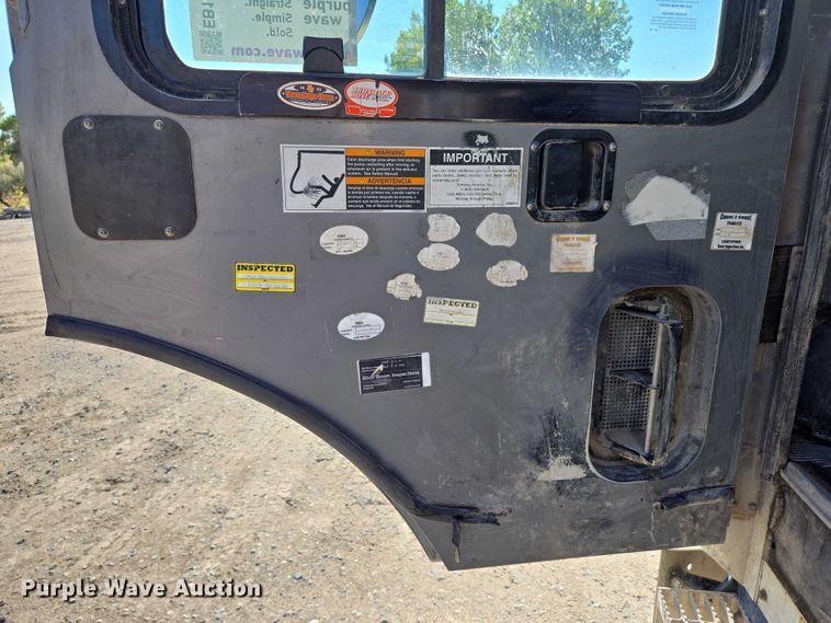 image for item EB1055 2007 Mack MR concrete pump truck