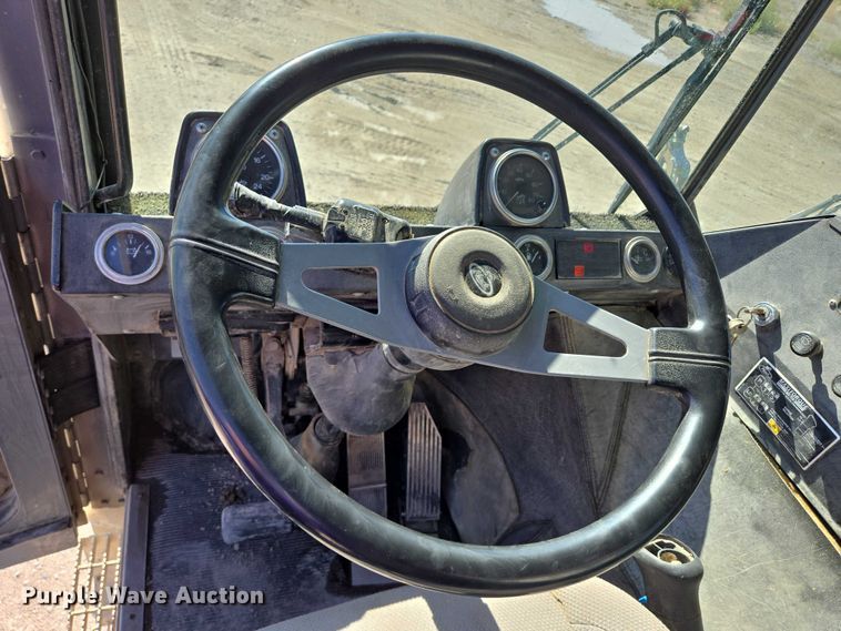 image for item EB1055 2007 Mack MR concrete pump truck